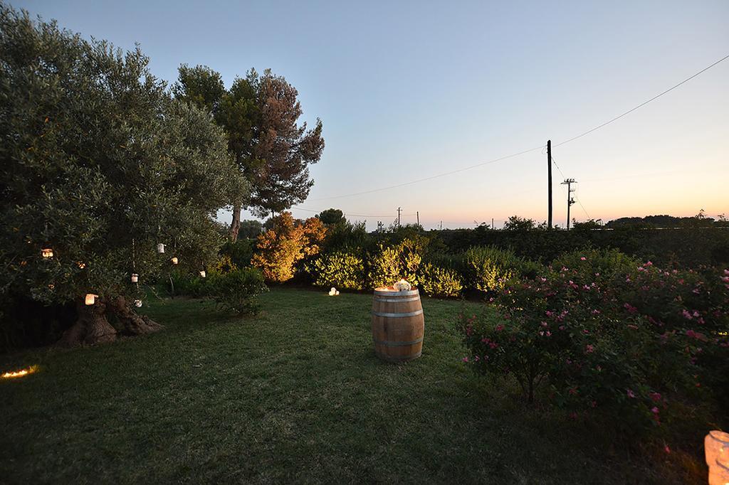 Mazzara Farm Bed & Breakfast Manduria Exterior photo