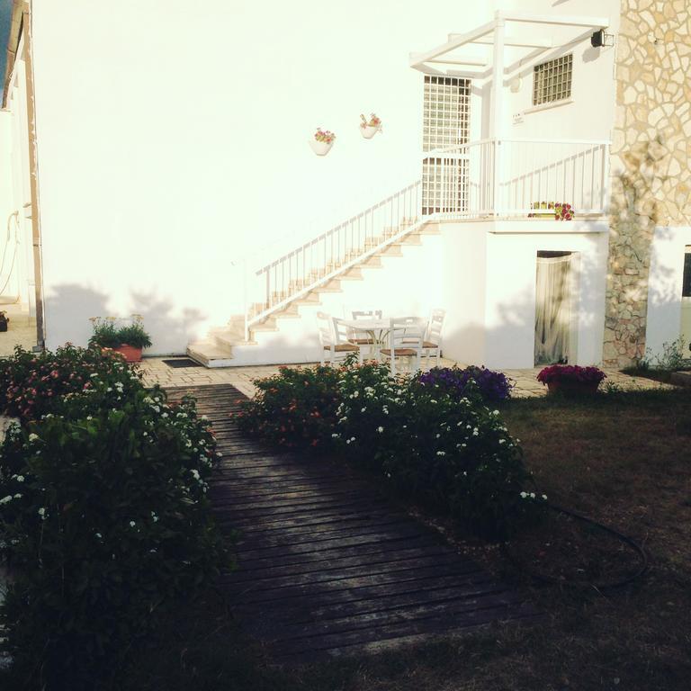 Mazzara Farm Bed & Breakfast Manduria Exterior photo