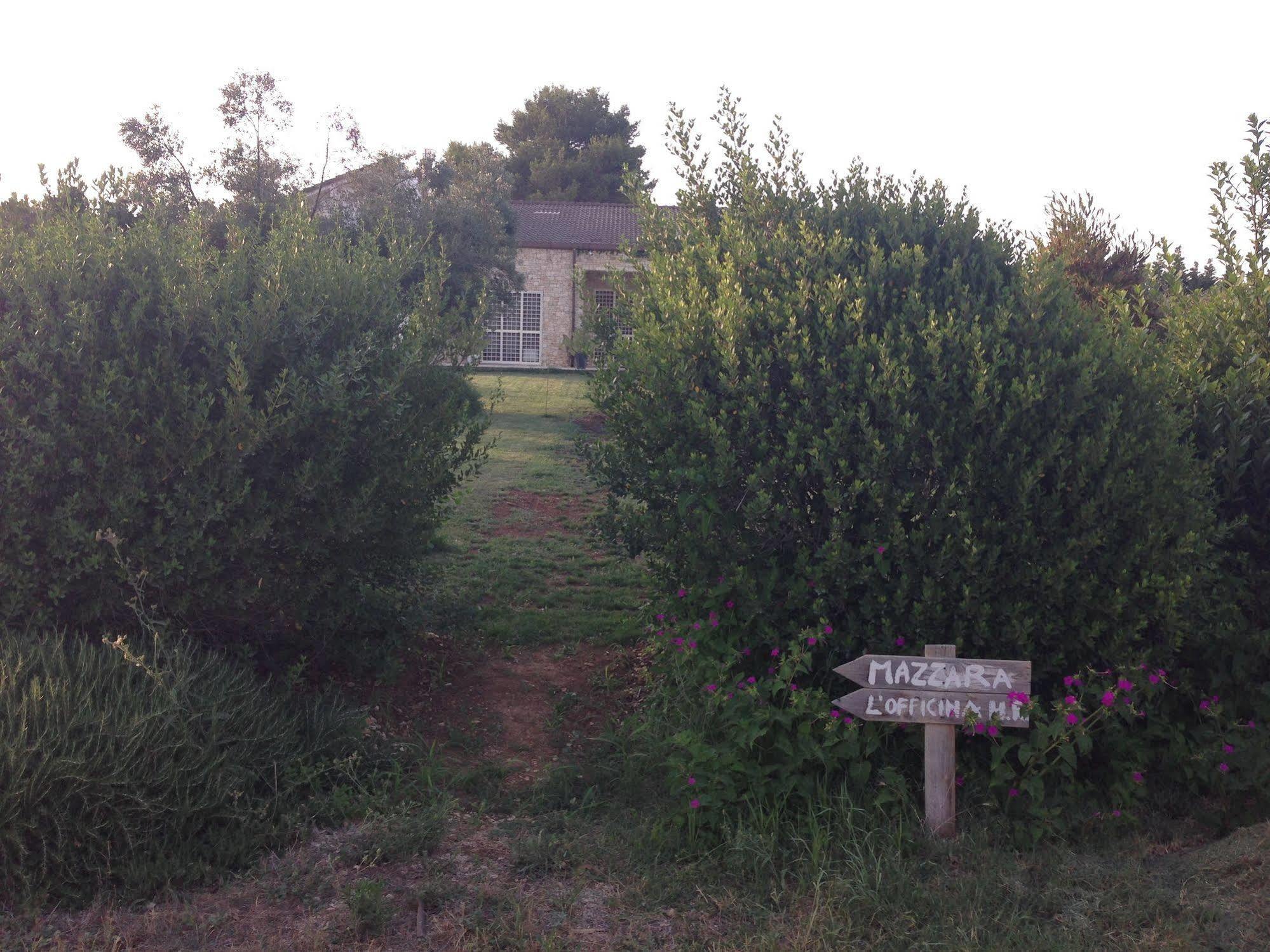 Mazzara Farm Bed & Breakfast Manduria Exterior photo